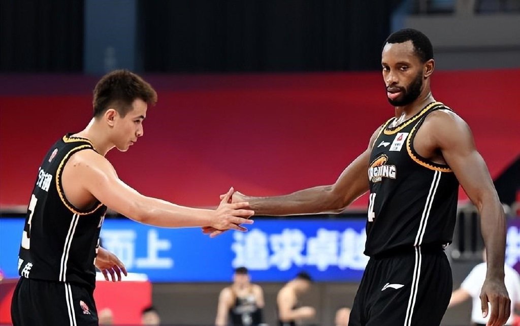 今晚浙江队调整名单以备CBA常规赛里昂内部会议纪要流出——赛前回应争议，尼斯迎法国杯关键赛瞬间刷屏的简单介绍