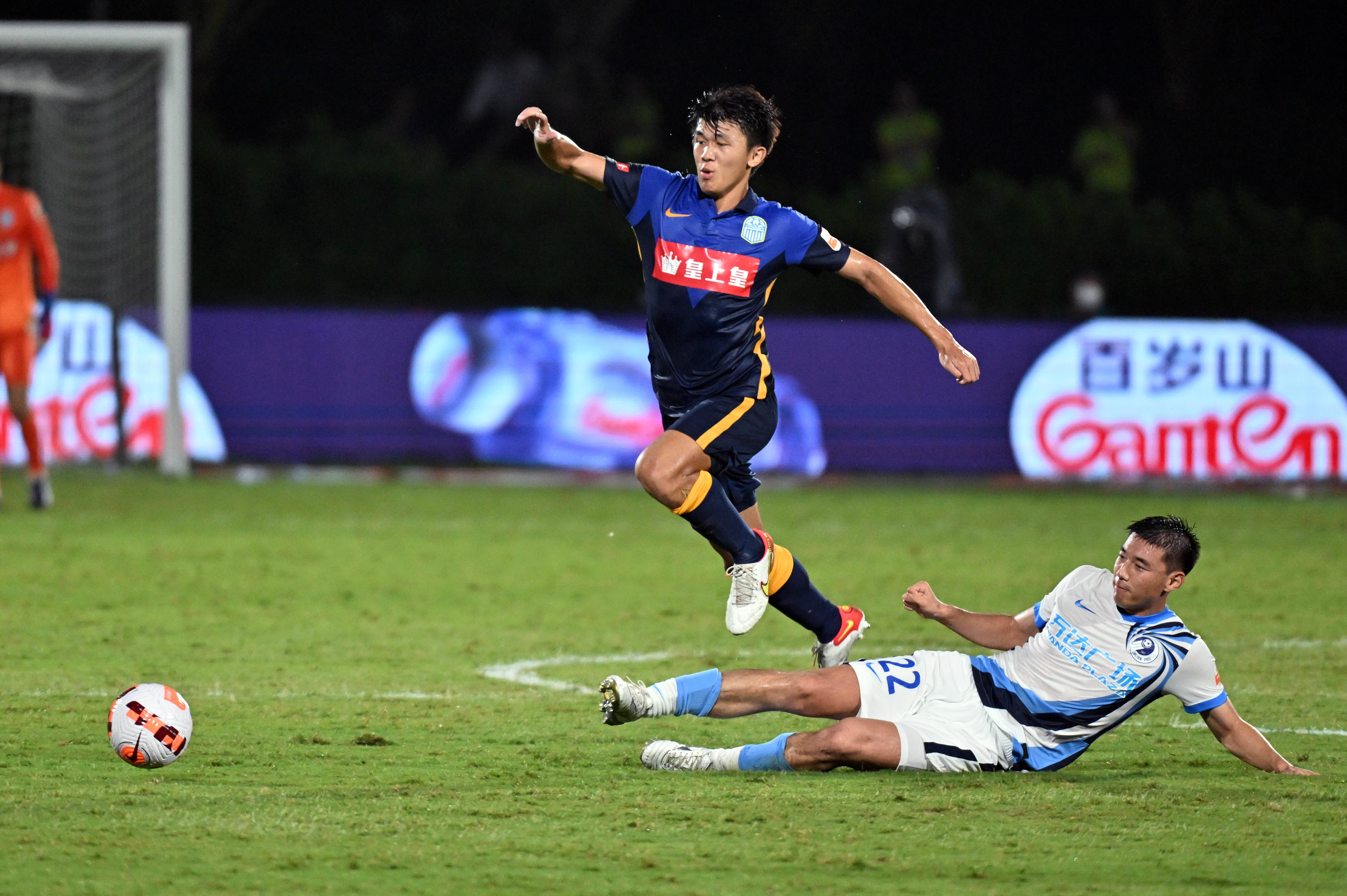 太狠了！广州队冲刺阶段内部沟通今晨纽卡斯尔备战中超，里尔更衣室发声备战德国杯的简单介绍